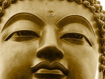 This photo of the Great Buddha in Hong Kong taken by an unidentified Canadian photographer ... Thanks!